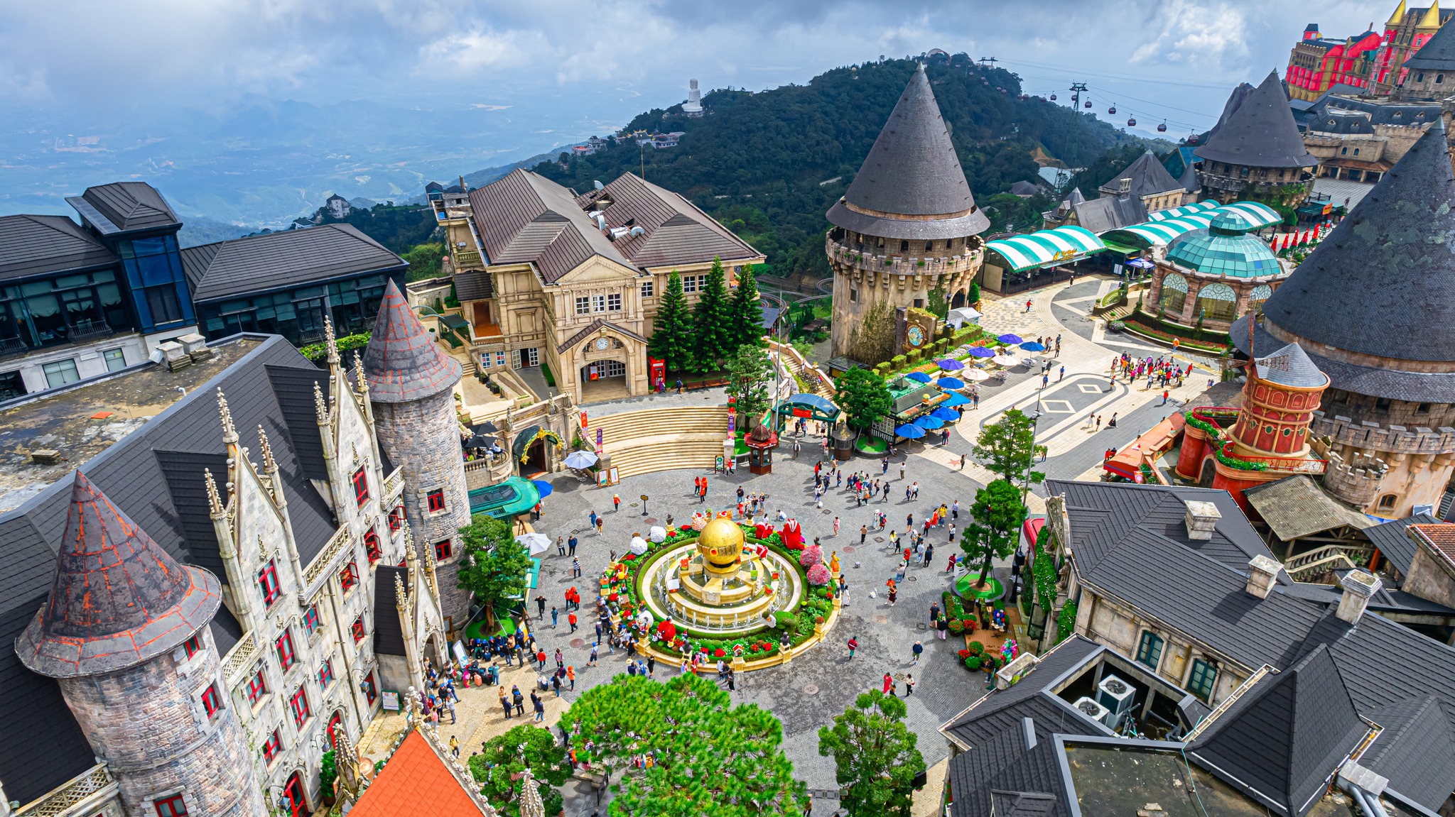 BÀ NÀ HILLS ( Ăn trưa )